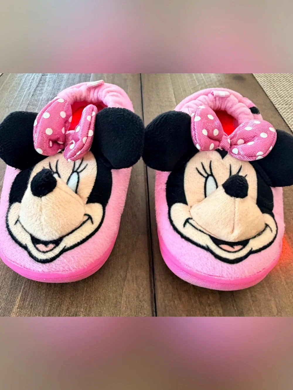 Minnie Mouse Pink Plush Slippers